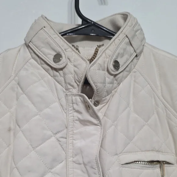 Elegant Cream Quilted Women's Jacket - Picture 12 of 14